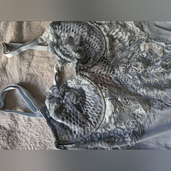 Blue lace bodysuit - Picture 2 of 4